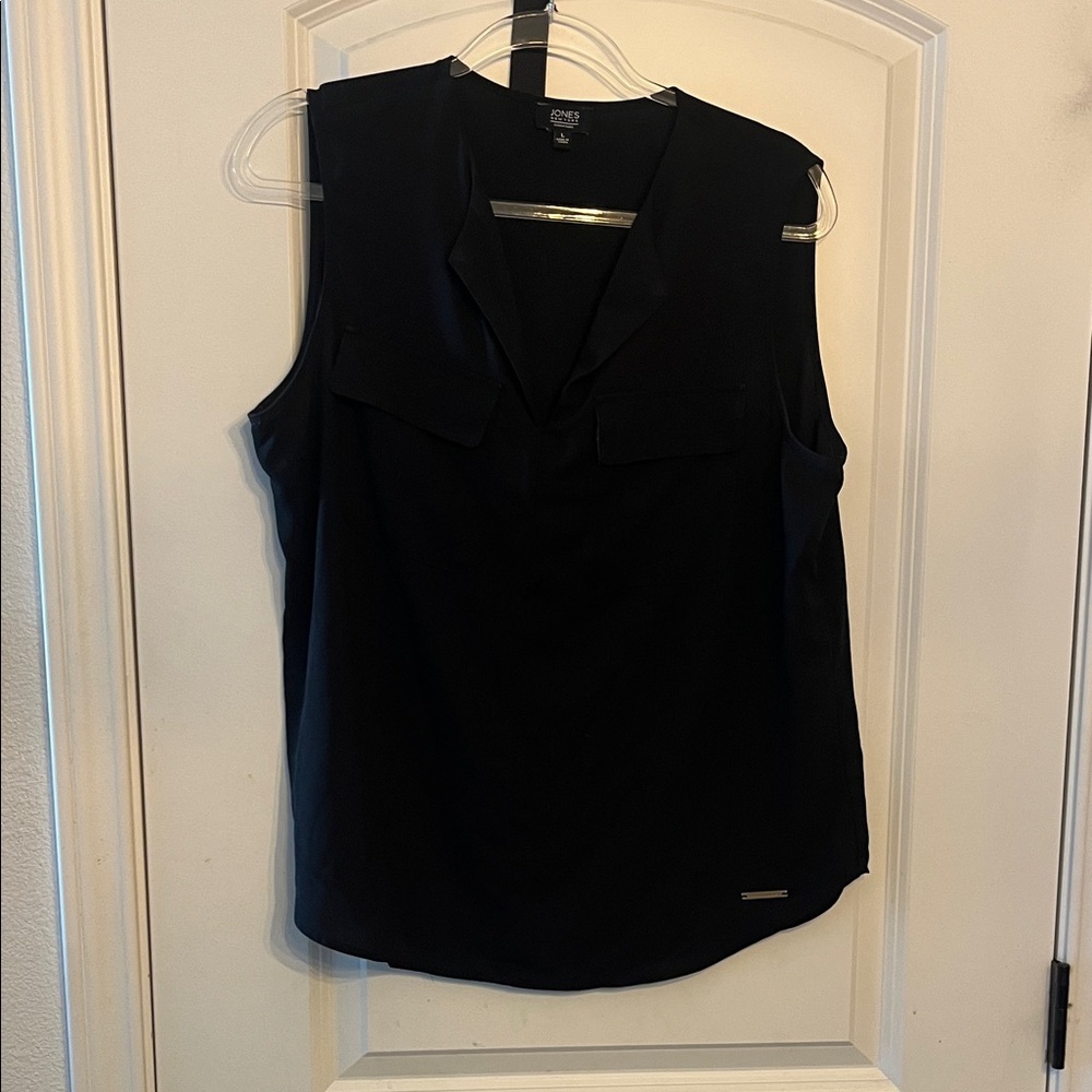 Jones New York Black Sleeveless Blouse